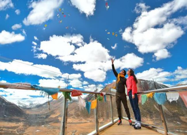 稻城亞丁、雙汽六日游