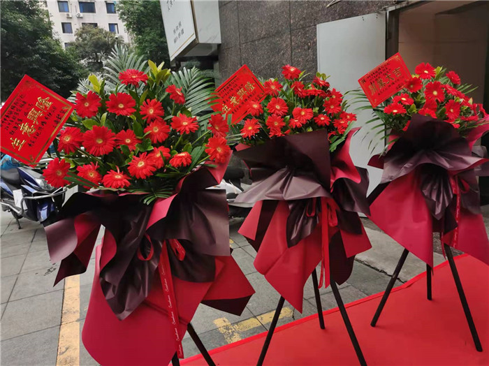 四川中青旅綿陽分社、綿陽市中旅假日旅行社、綿陽自來文化傳播有限公司24H自助售貨服務(wù)盛大開業(yè)